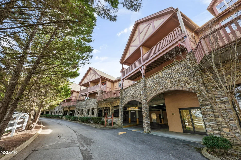 Unit for sale at 830 Golf View Boulevard, Pigeon Forge, TN 37863