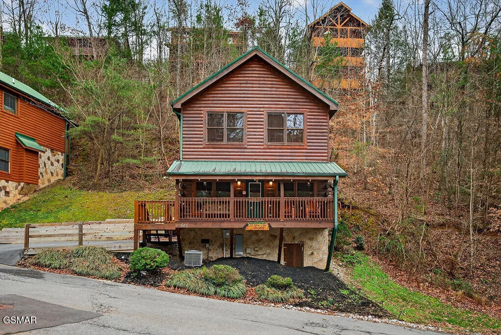 Unit for sale at 645 Chickasaw Gap Way, Pigeon Forge, TN 37863