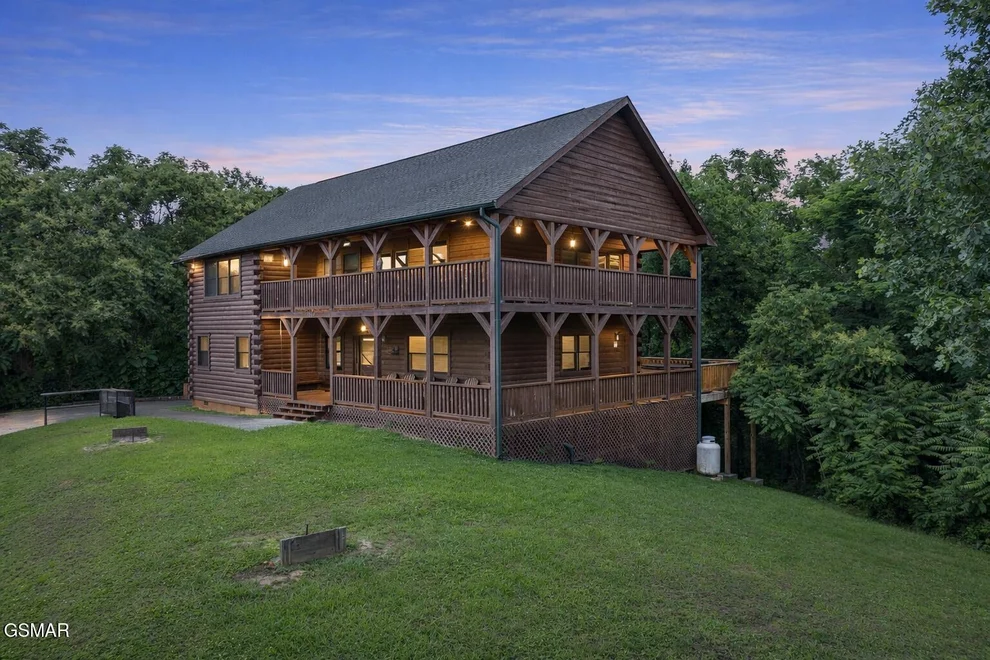 Unit for sale at 2039 Oakmont Drive, Sevierville, TN 37876