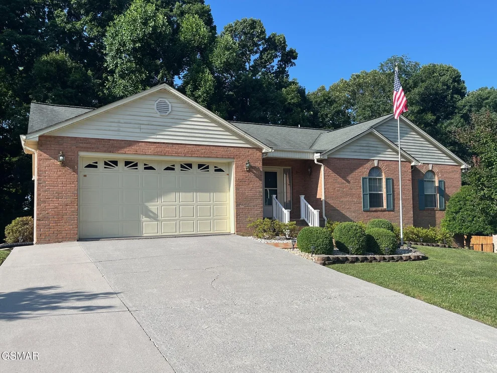 Unit for sale at 985 E Brentwood Drive, Morristown, TN 37814
