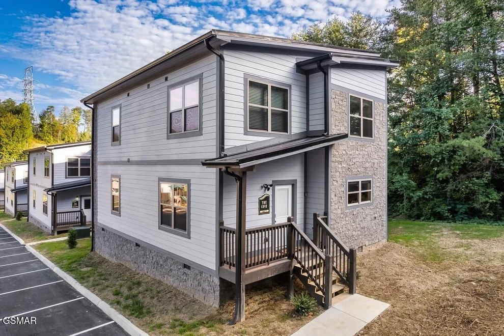 Unit for sale at 576 Dollywood Lane, Pigeon Forge, TN 37863