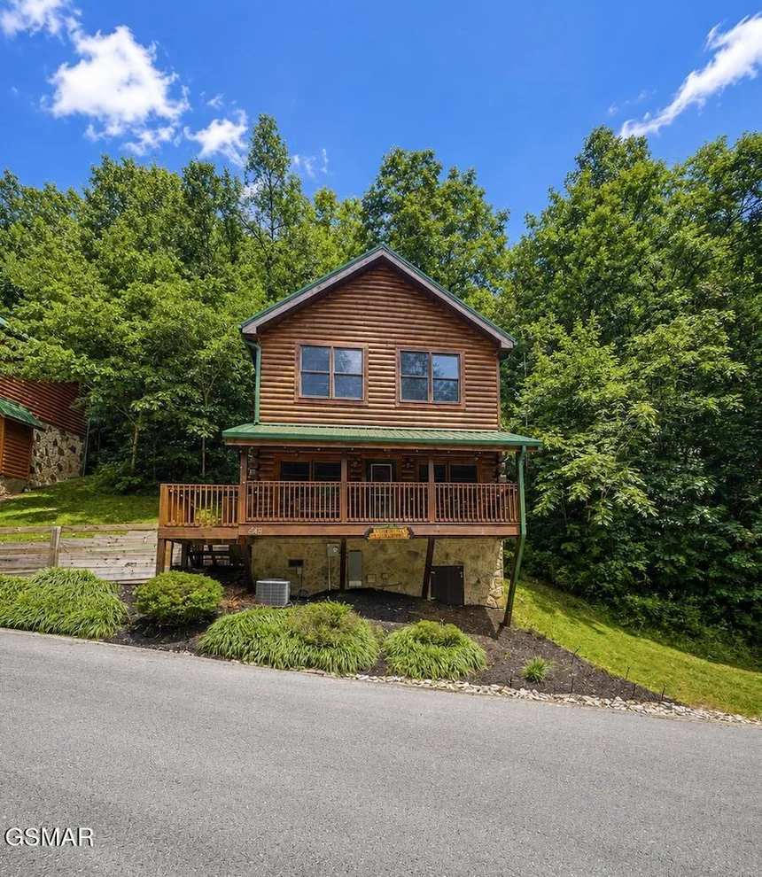 Unit for sale at 645 Chickasaw Gap Way, Pigeon Forge, TN 37863