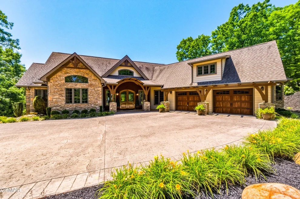 Unit for sale at 824 Laurel Top Way, Gatlinburg, TN 37738