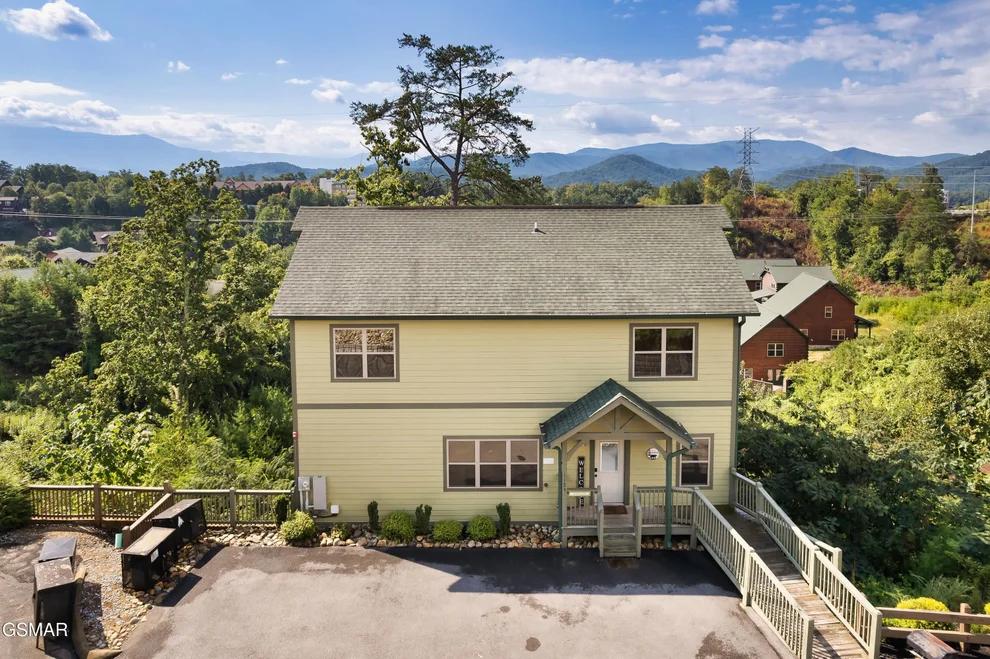 Unit for sale at 1129 Cove Falls Way, Pigeon Forge, TN 37863