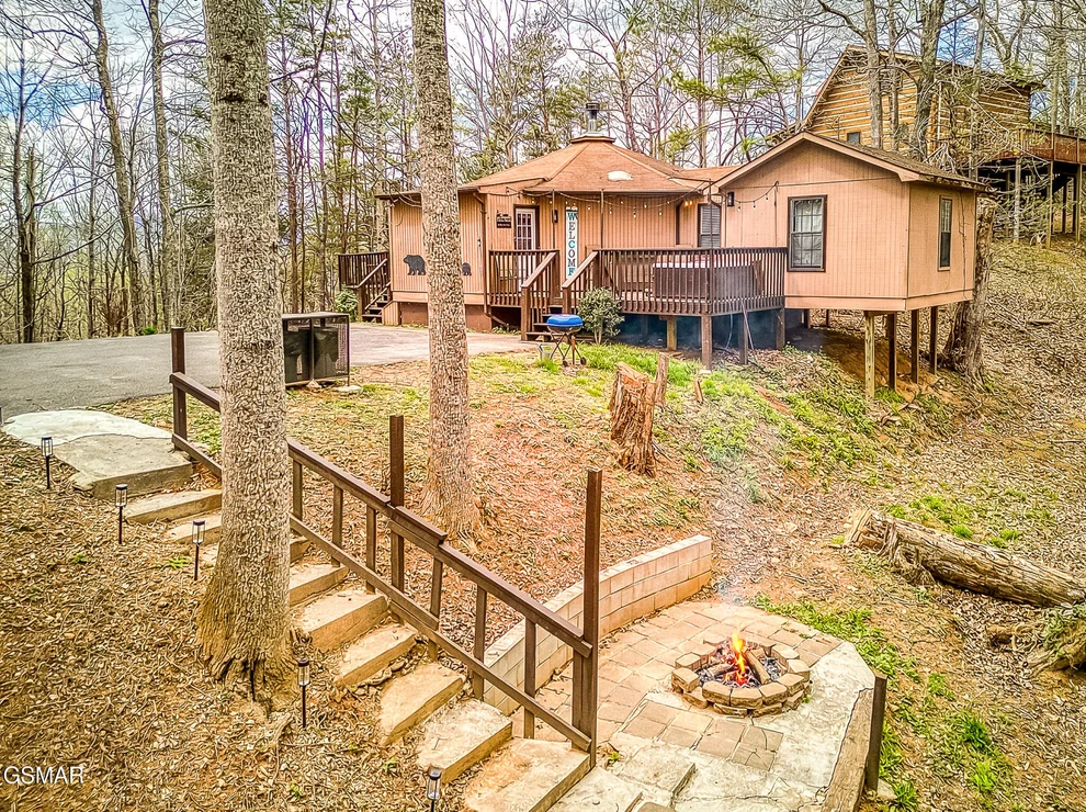 Unit for sale at 1071 E Foothills Drive, Gatlinburg, TN 37738