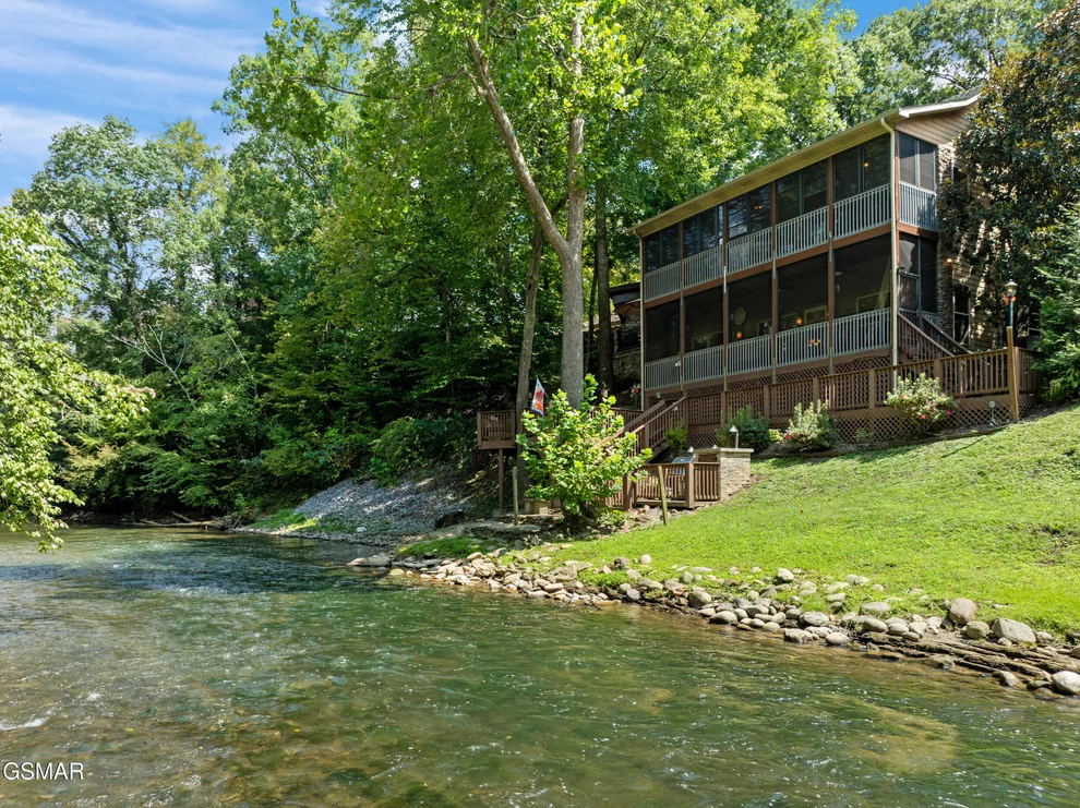 Unit for sale at 726 Plantation Drive, Pigeon Forge, TN 37863