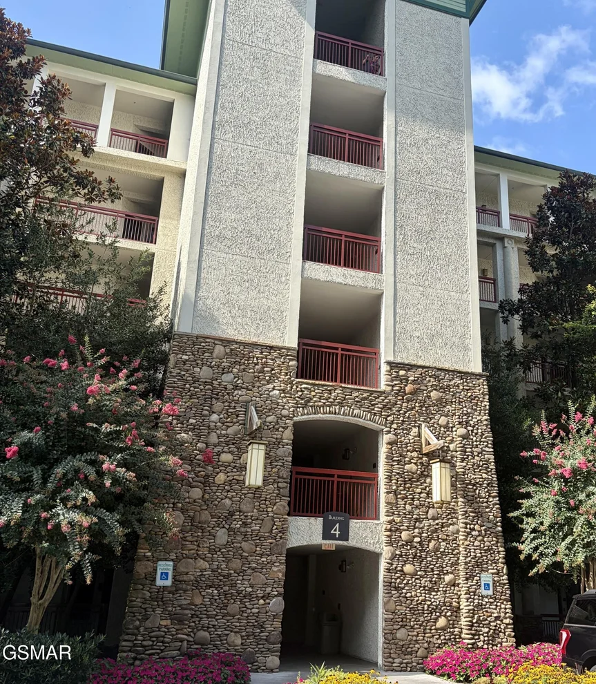 Unit for sale at 212 Dollywood, Pigeon Forge, TN 37863