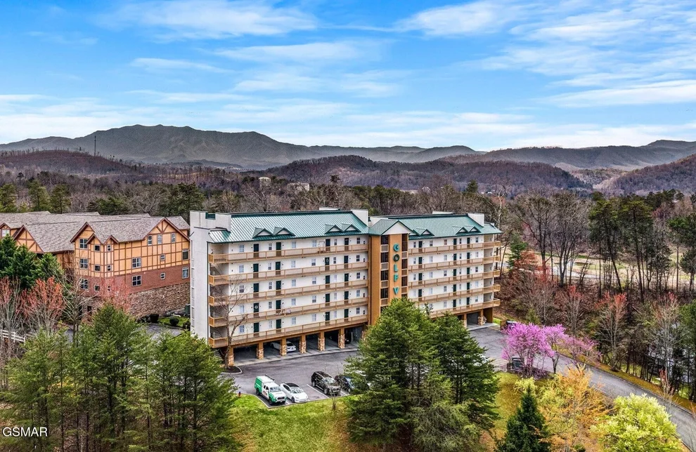 Unit for sale at 820 Golf View Boulevard, Pigeon Forge, TN 37863