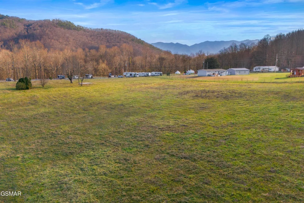 Unit for sale at 4121 Chavis Road, Cosby, TN 37722