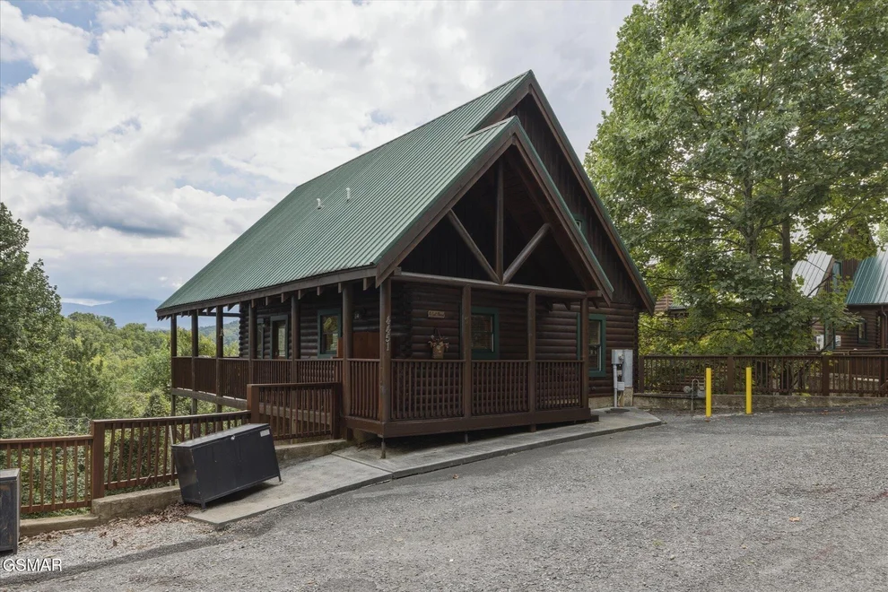 Unit for sale at 4451 Forest Vista Way, Pigeon Forge, TN 37863