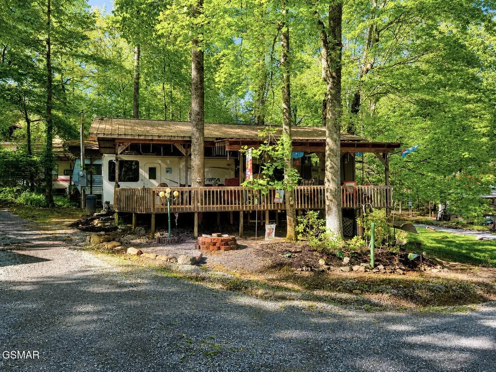 Unit for sale at 605 Lily Way, Cosby, TN 37722
