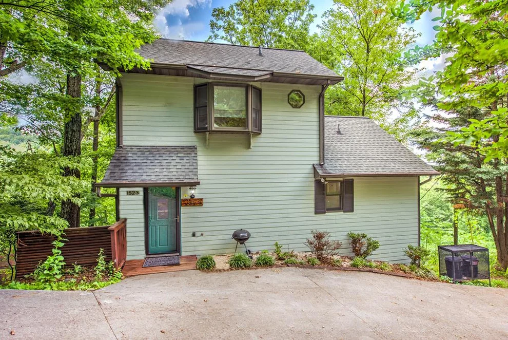 Unit for sale at 1523 Gillespie Way, Gatlinburg, TN 37738