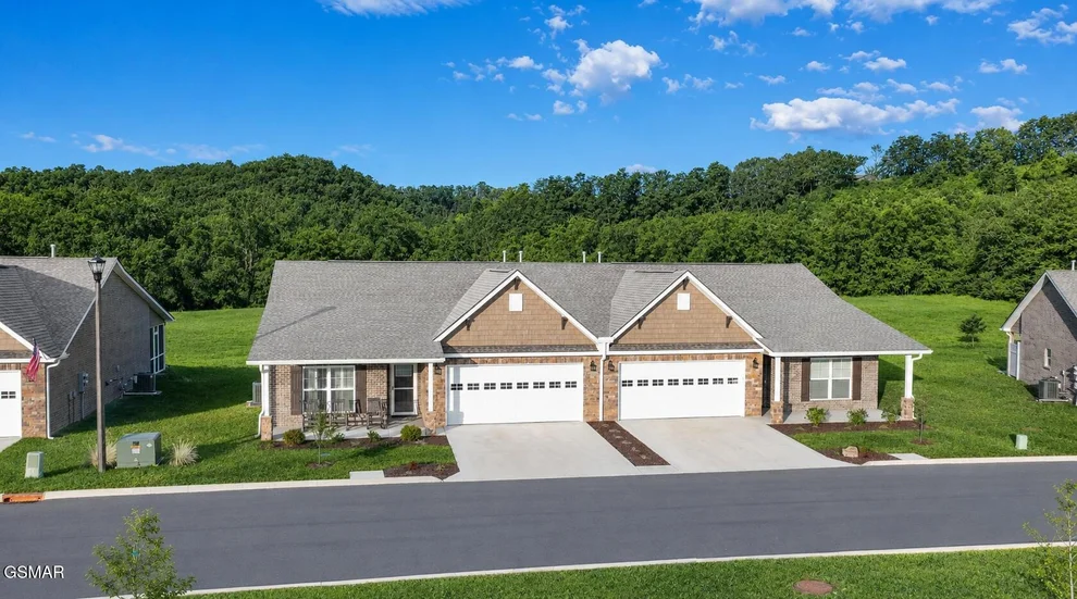 Unit for sale at 712 Snowflower Circle, Pigeon Forge, TN 37863