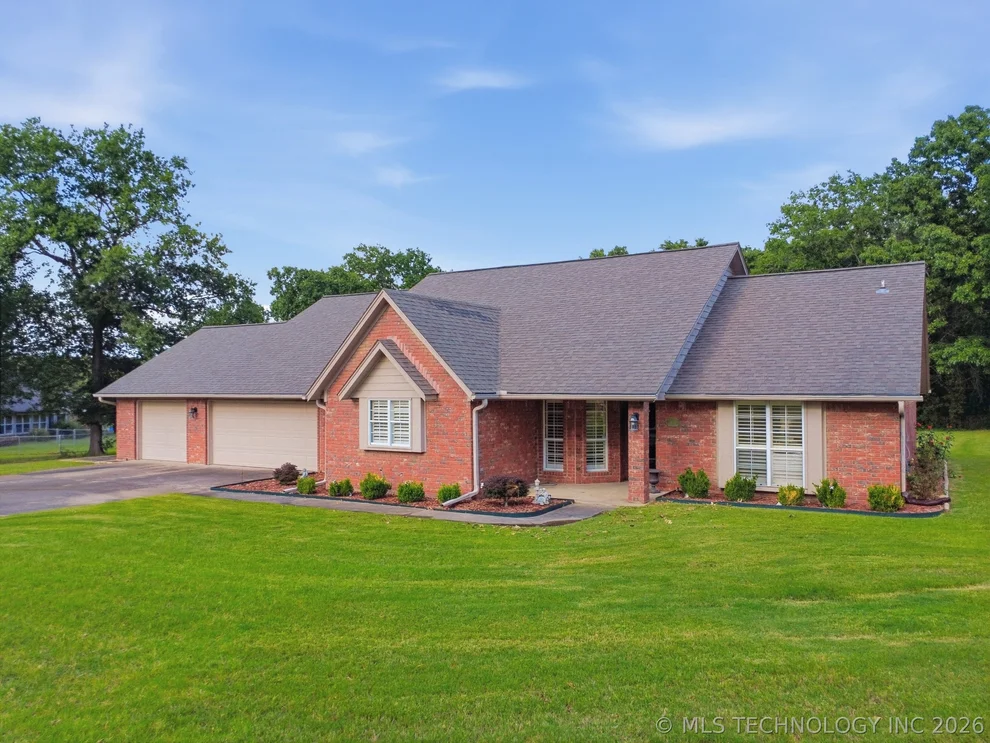 Unit for sale at 1803 Sleepy Hollow Road, Okmulgee, OK 74447