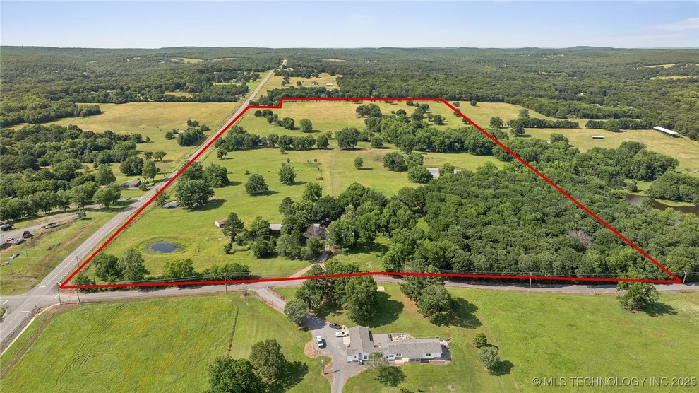 Unit for sale at 1904 N County Line Road E, Fort Gibson, OK 74434