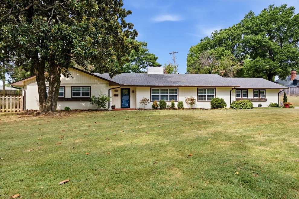 Unit for sale at 4215 Robertson Boulevard, Muskogee, OK 74401
