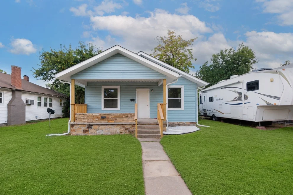 Unit for sale at 810 E Miami Avenue, McAlester, OK 74501