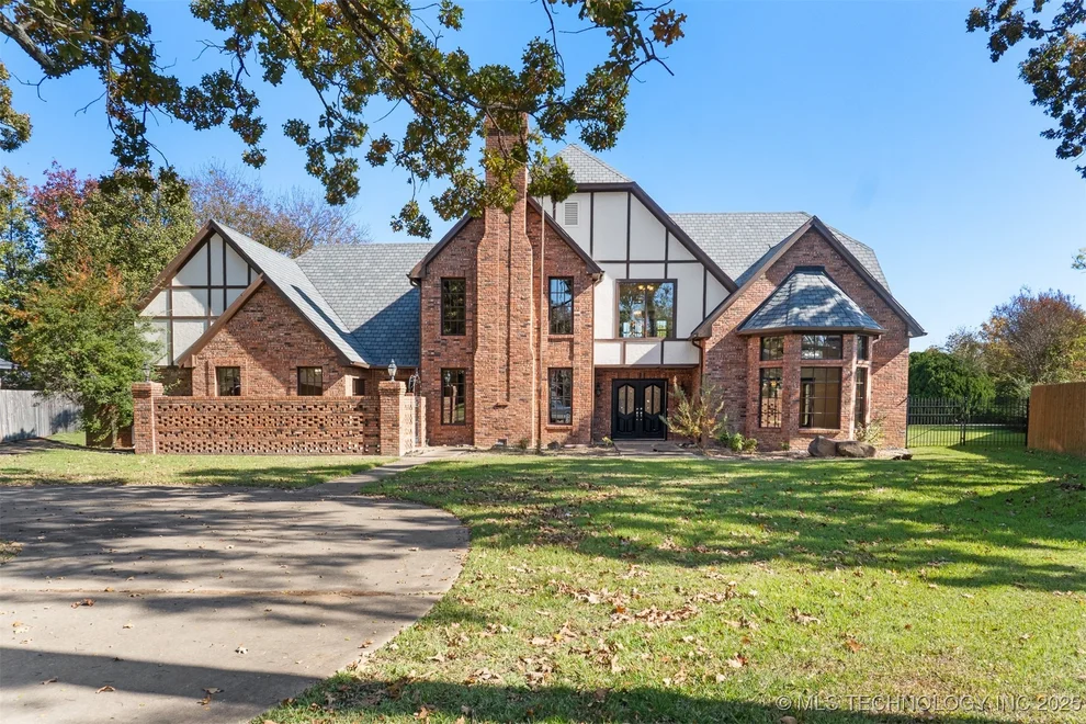 Unit for sale at 3002 Quail Ridge Circle, Durant, OK 74701