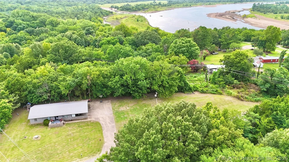 Unit for sale at 110 N Old State Hwy 2, Whitefield, OK 74472