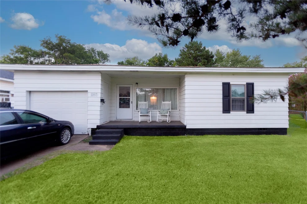 Unit for sale at 107 E Taylor, McAlester, OK 74501