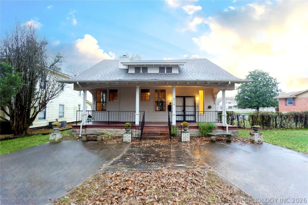 Unit for sale at 211 N State Street, Wagoner, OK 74467