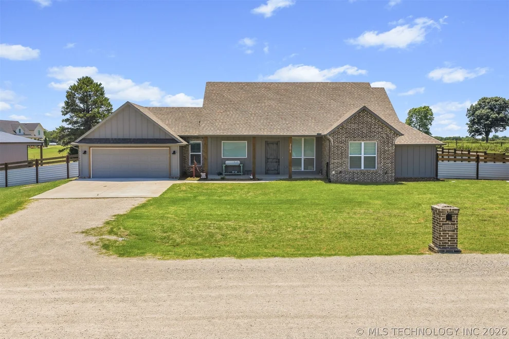 Unit for sale at 25016 Doe Creek Trail, Purcell, OK 73080