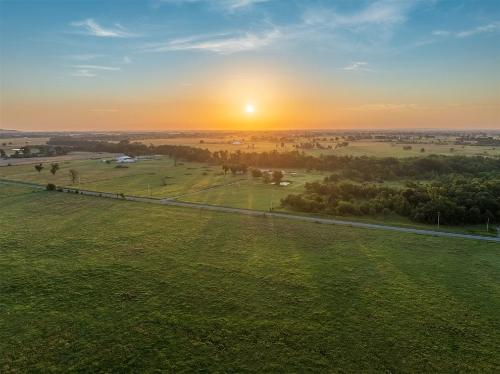 Unit for sale at 2 N 427 Road, Pryor, OK 74361