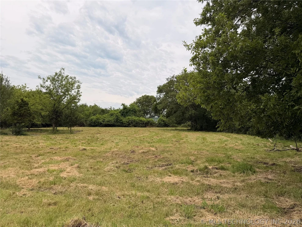 Unit for sale at 4718 E 472nd Road, Claremore, OK 74019