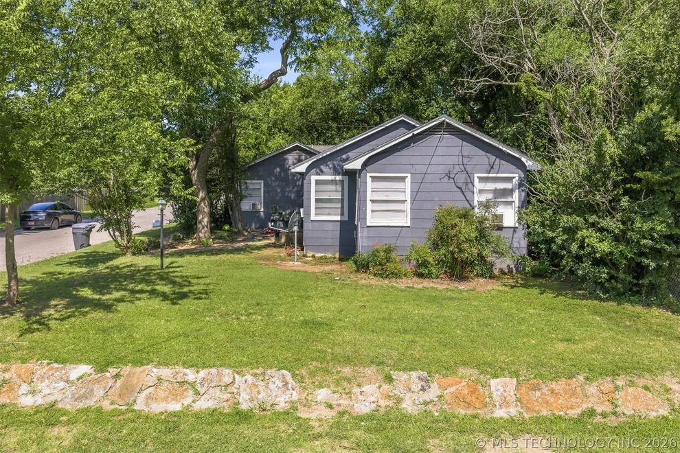 Unit for sale at 303 10th NW, Ardmore, OK 73401