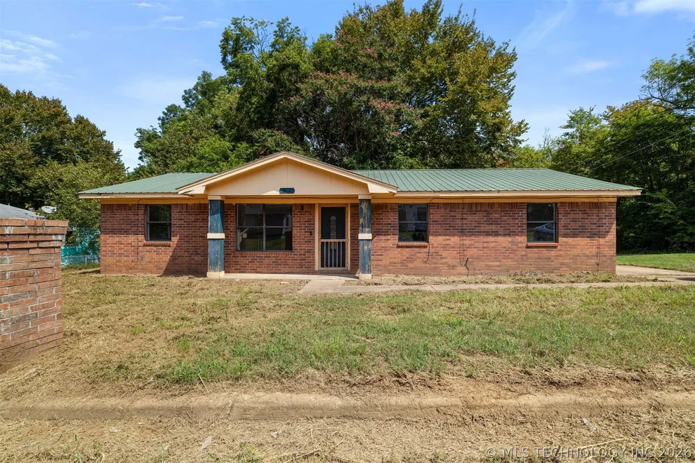 Unit for sale at 911 S K Street, Hugo, OK 74743