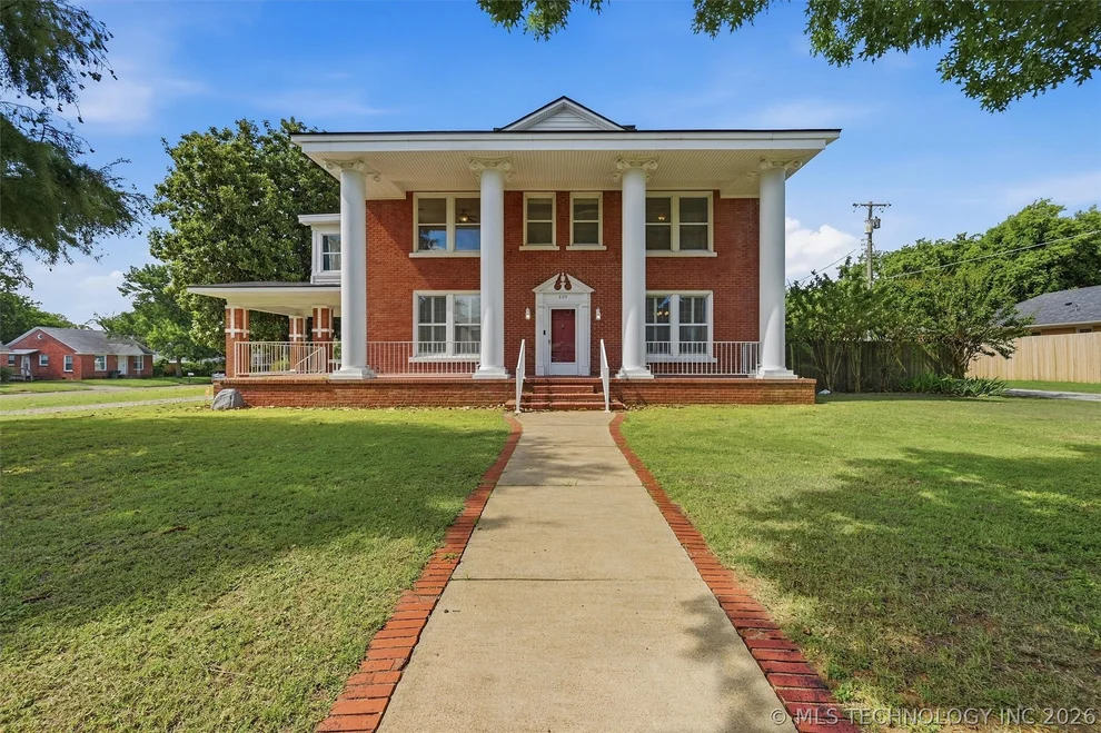 Unit for sale at 809 W Elm Street, Durant, OK 74701