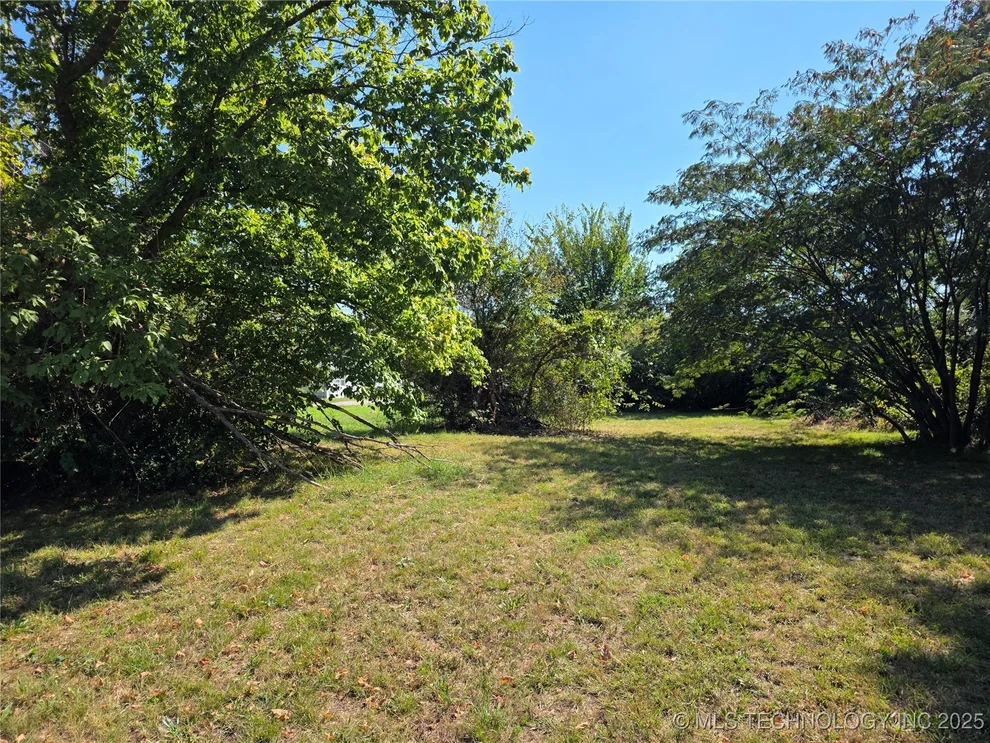Unit for sale at 1410 SE White Street, Ardmore, OK 73401