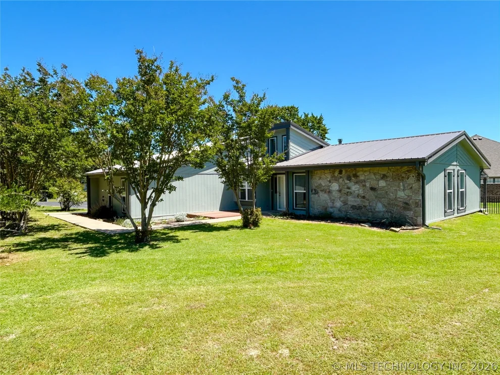 Unit for sale at 157 N Spinnaker Run, Stigler, OK 74462