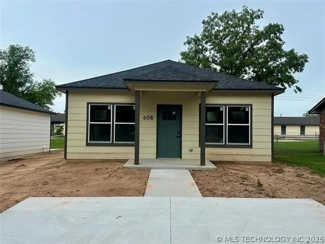 Unit for sale at 608 S 3rd Street, Morris, OK 74445