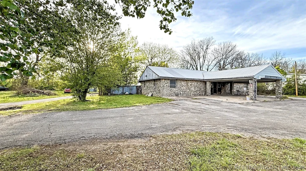 Unit for sale at 17371 N Bryant Road, Tahlequah, OK 74464