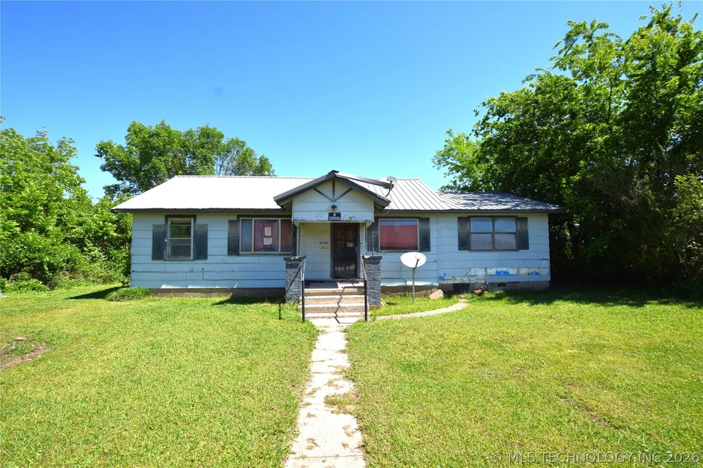 Unit for sale at 13 W Chestnut Street, Stilwell, OK 74960
