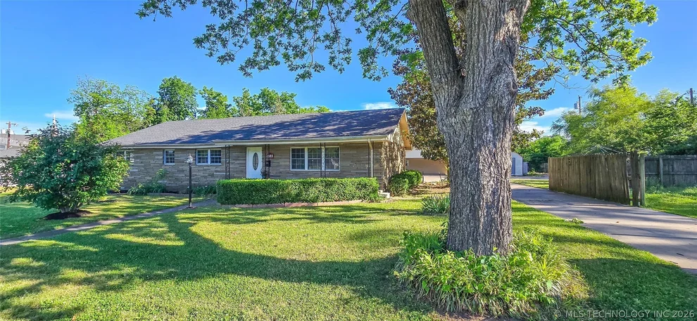 Unit for sale at 509 Sunset Strip Avenue, Eufaula, OK 74432