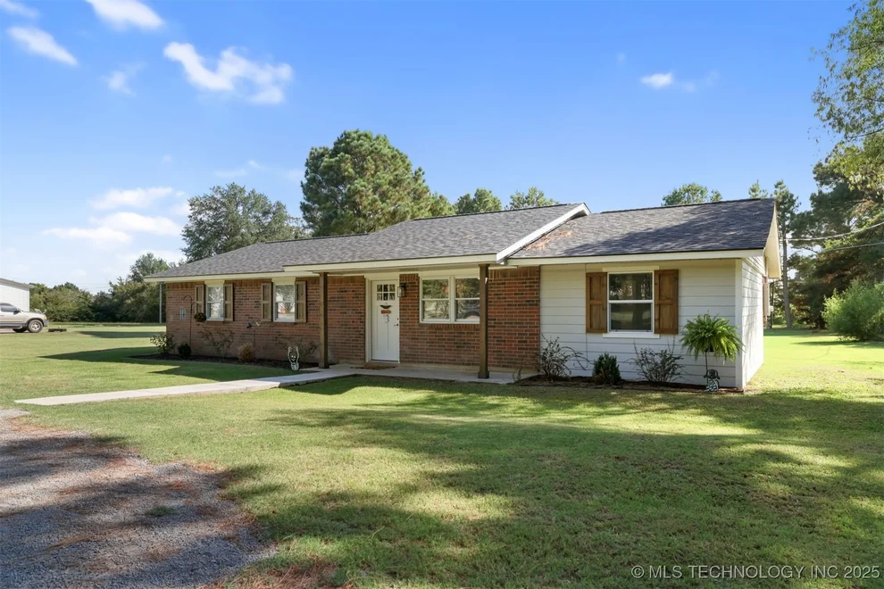 Unit for sale at 418 Hilltop Hollow, Durant, OK 74701