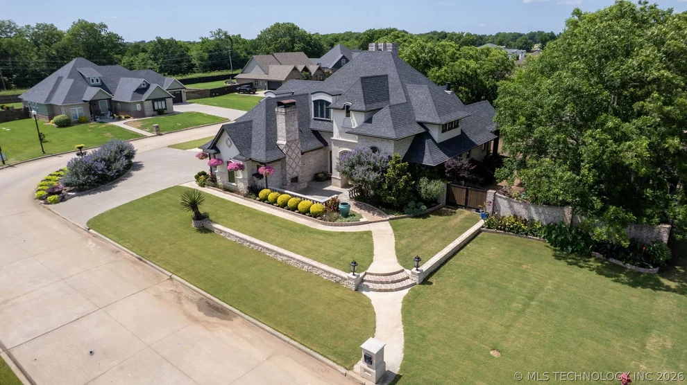 Unit for sale at 1602 Felice, Durant, OK 74701