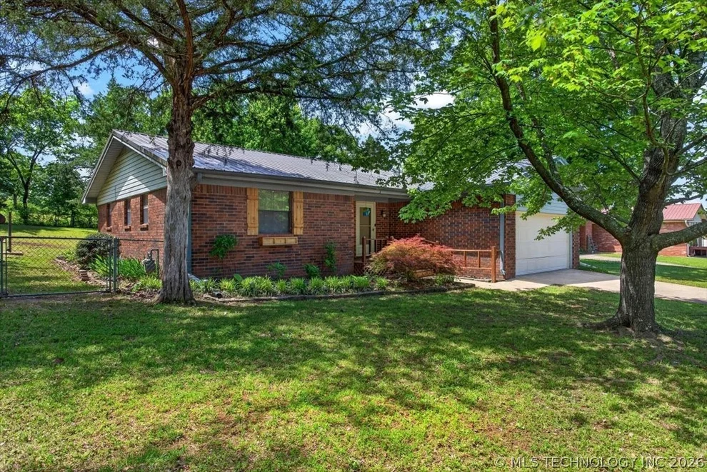 Unit for sale at 104 Trayce Street, Poteau, OK 74953