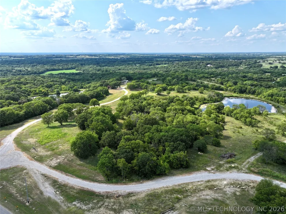 Unit for sale at 042 E Buffalo Springs Court, Sulphur, OK 73086