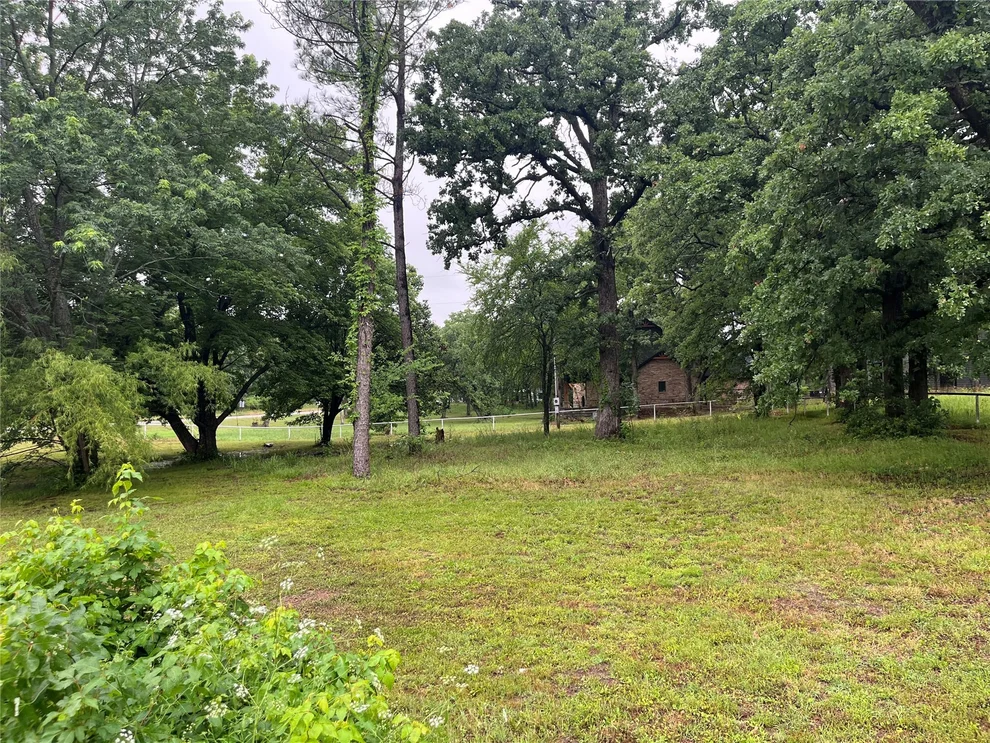 Unit for sale at 11978 Weaverville Lane, Kingston, OK 73439
