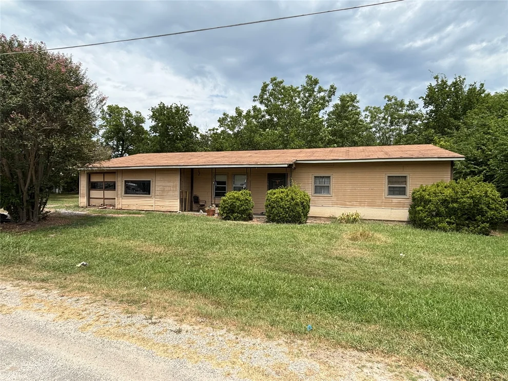 Unit for sale at 106 Russell Road, Caddo, OK 74729