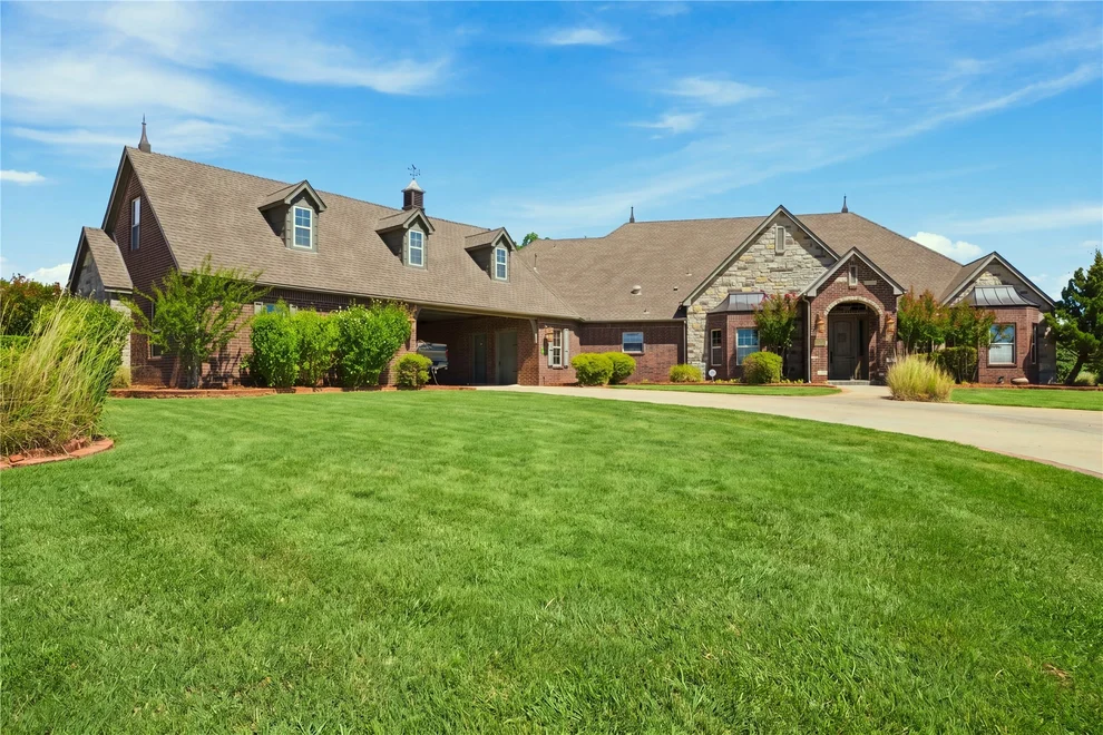 Unit for sale at 26961 E 134th Street S, Coweta, OK 74429