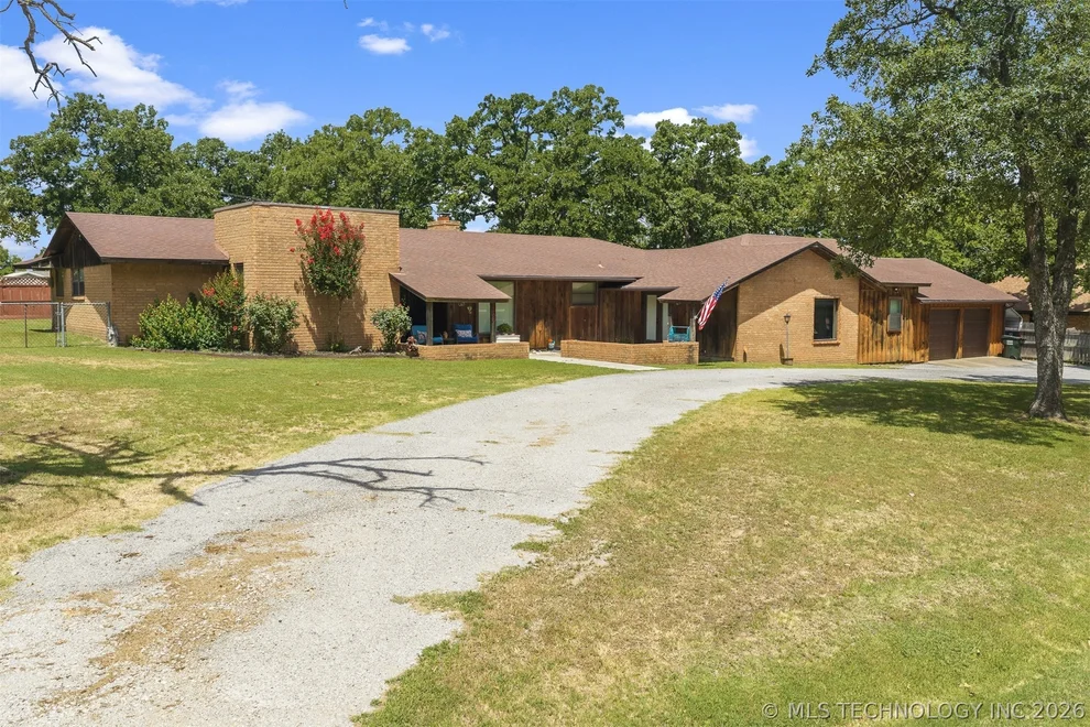 Unit for sale at 135 Chaparral Street, Lone Grove, OK 73401
