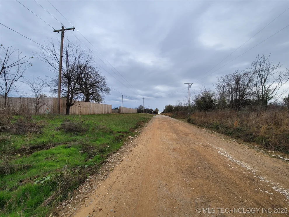 Unit for sale at 5 S 4190 Road, Eufaula, OK 74432