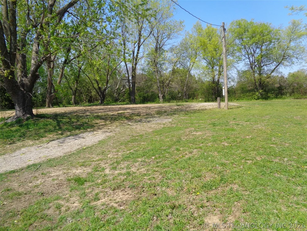 Unit for sale at 16825 E 116th Street N, Collinsville, OK 74021