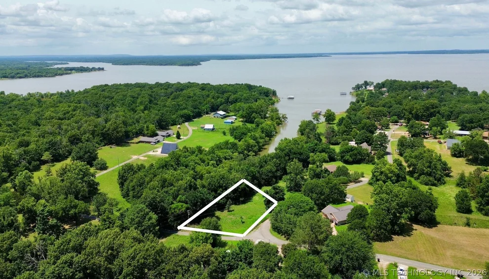 Unit for sale at 58 McGill Circle, Eufaula, OK 74432