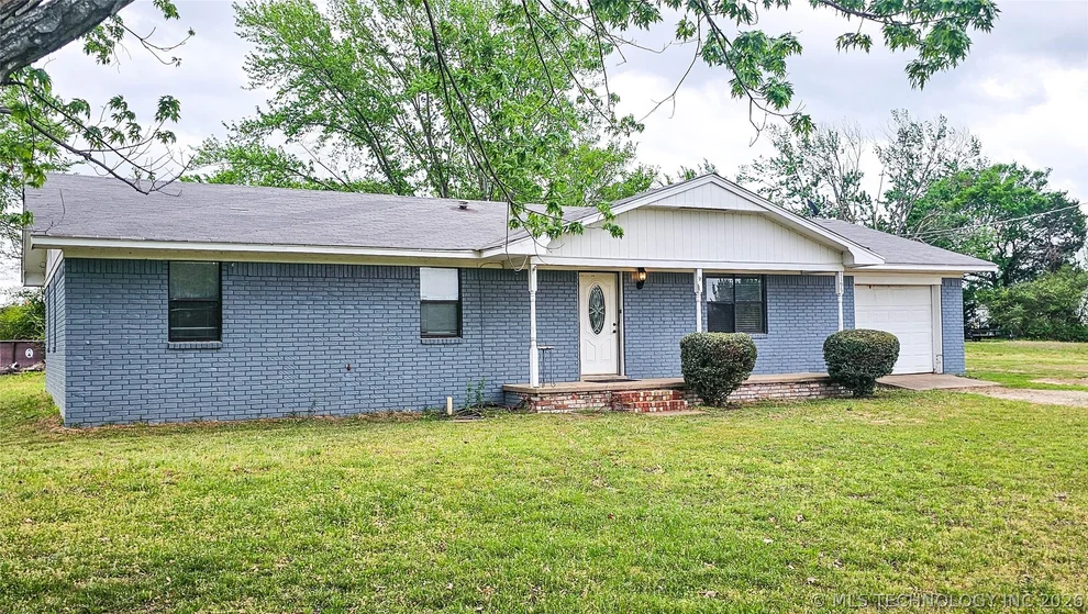 Unit for sale at 608 SE 10th Street, Stigler, OK 74462