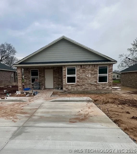 Unit for sale at 605 E Wolf Street, Madill, OK 73446